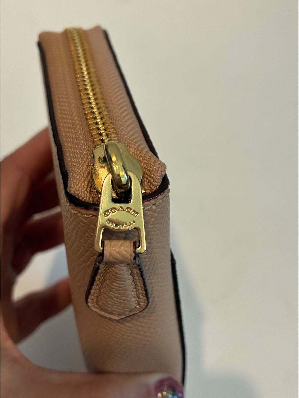 Coach Zip-Around Leather Wallet in Tan with Card Slots and Exterior Pocket - Picture 5 of 9